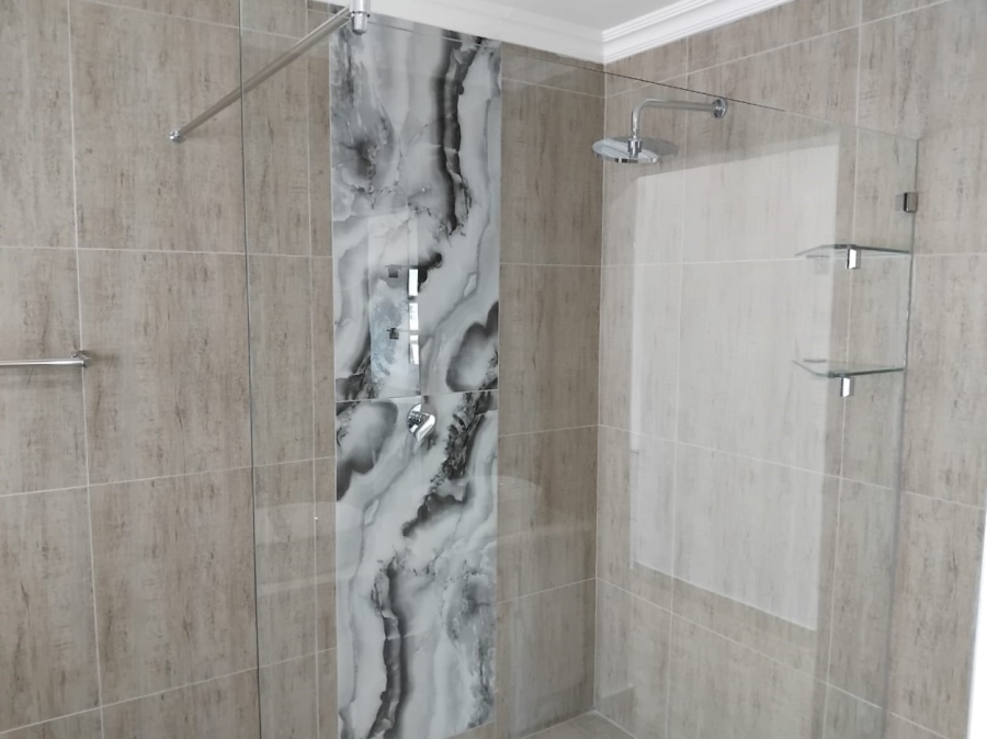 4 Bedroom Property for Sale in Wavecrest Eastern Cape